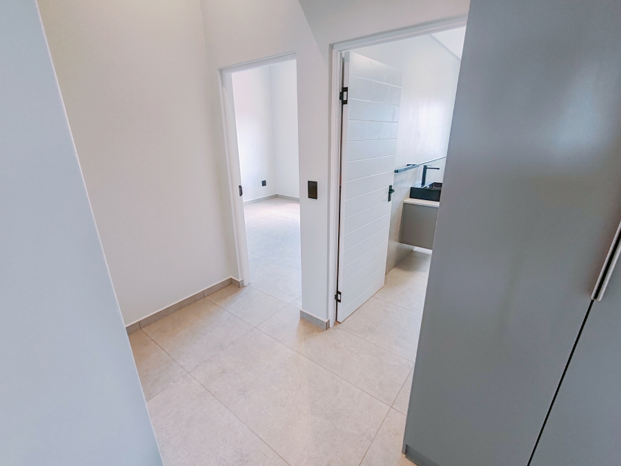 3 Bedroom Property for Sale in Hoogland Western Cape